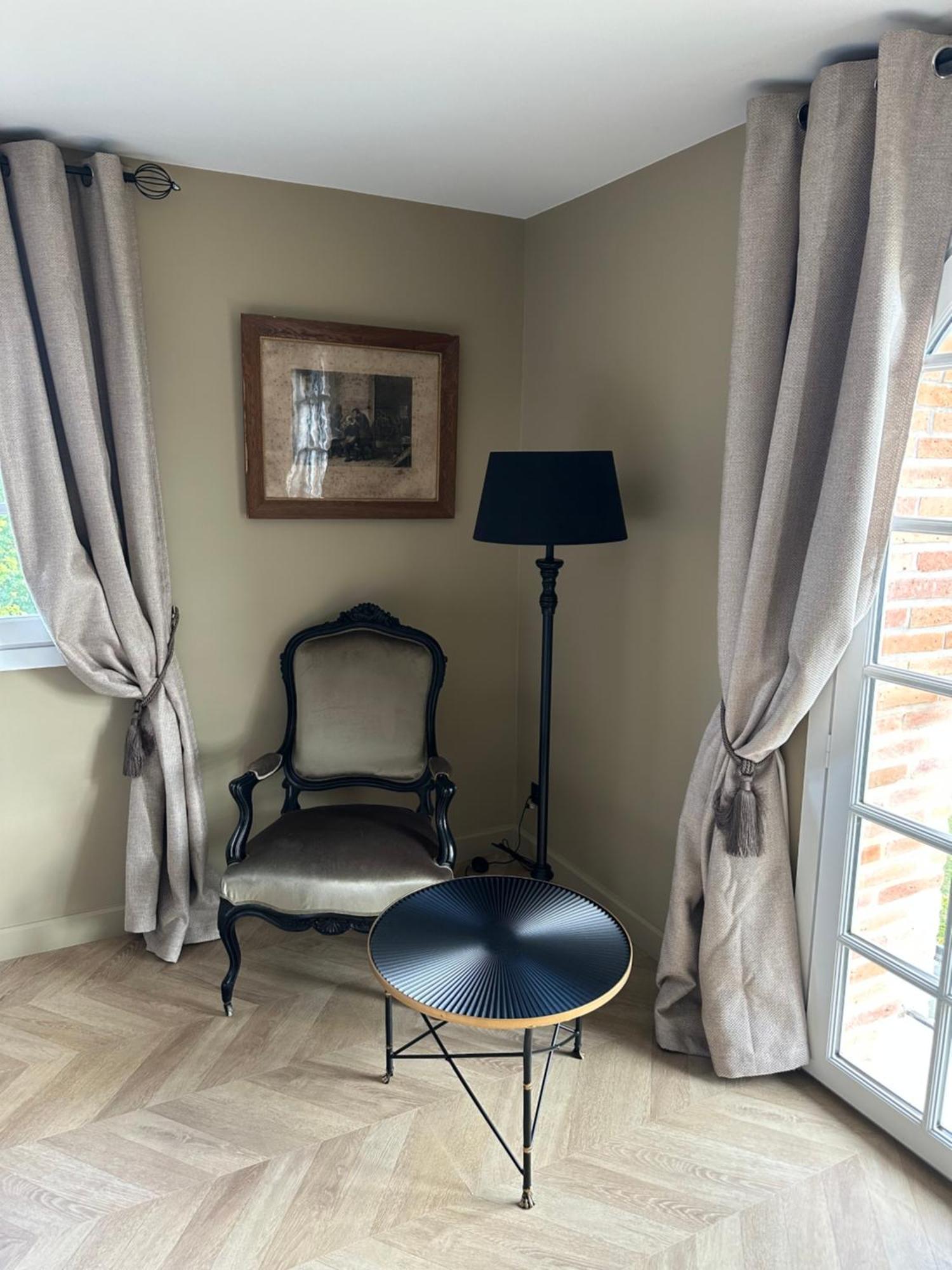 Castel Bois Marie, Maison D'Hotes Μοντωμπάν Εξωτερικό φωτογραφία Curtains in a home