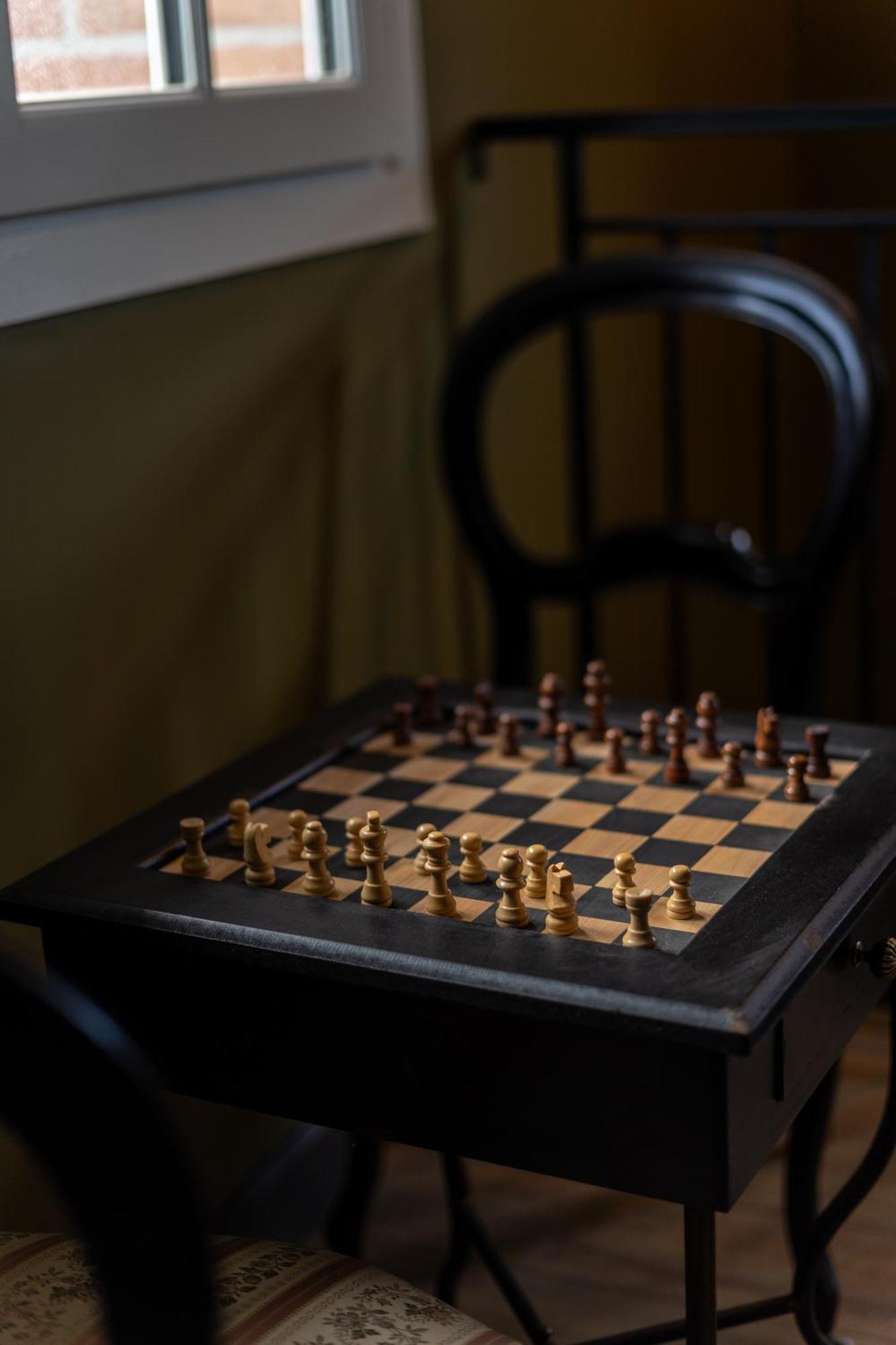 Castel Bois Marie, Maison D'Hotes Μοντωμπάν Εξωτερικό φωτογραφία A chess set