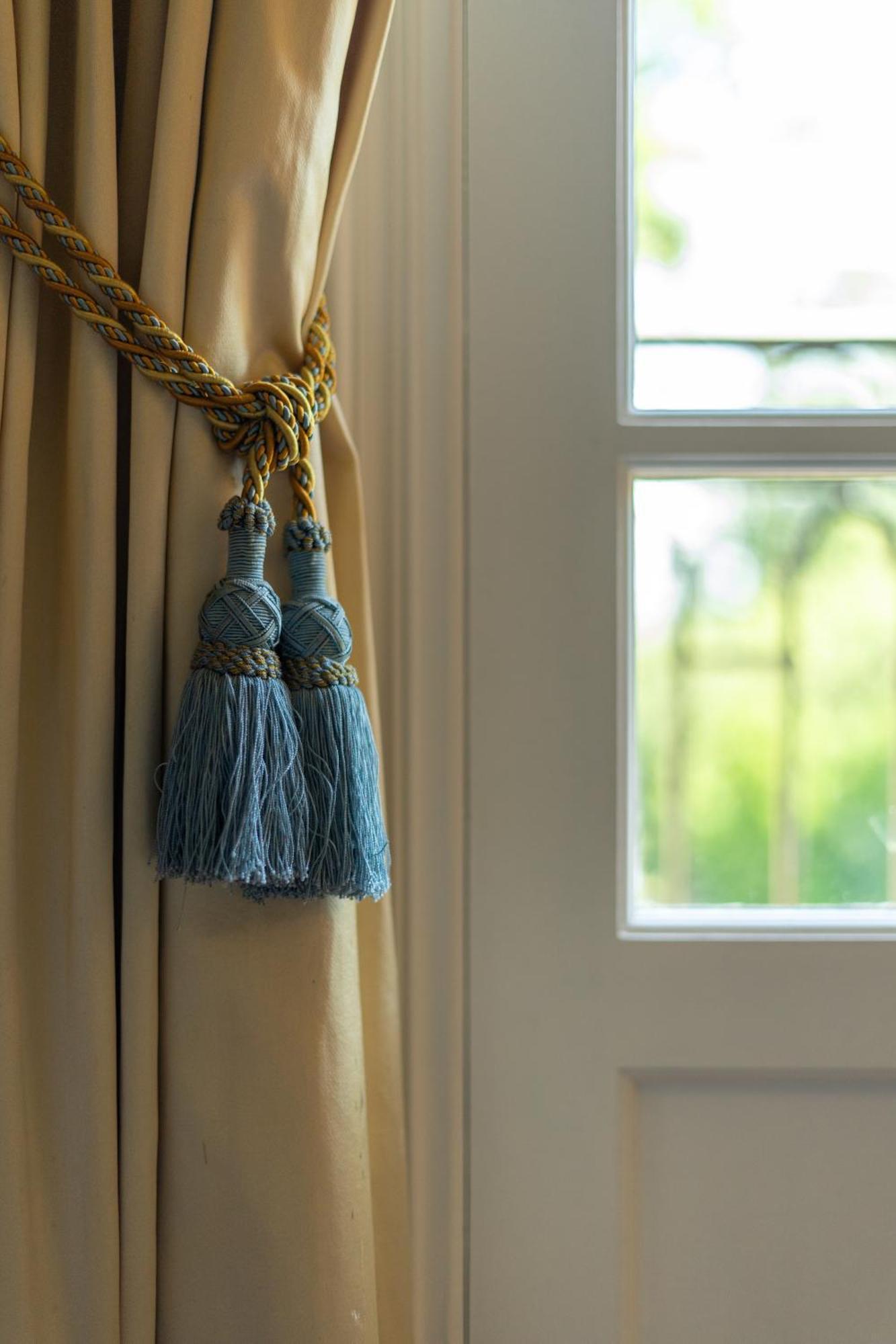 Castel Bois Marie, Maison D'Hotes Μοντωμπάν Εξωτερικό φωτογραφία A curtain tieback
