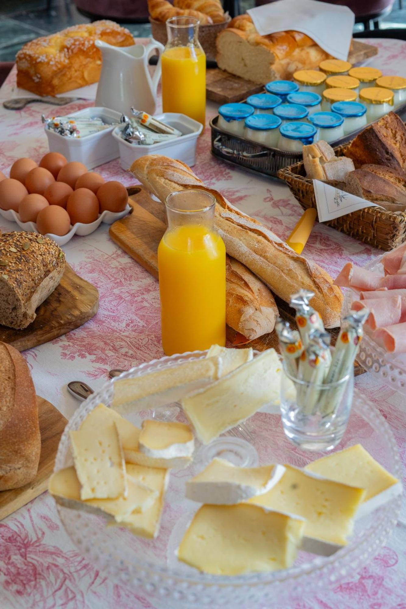 Castel Bois Marie, Maison D'Hotes Μοντωμπάν Εξωτερικό φωτογραφία A bottle of orange juice
