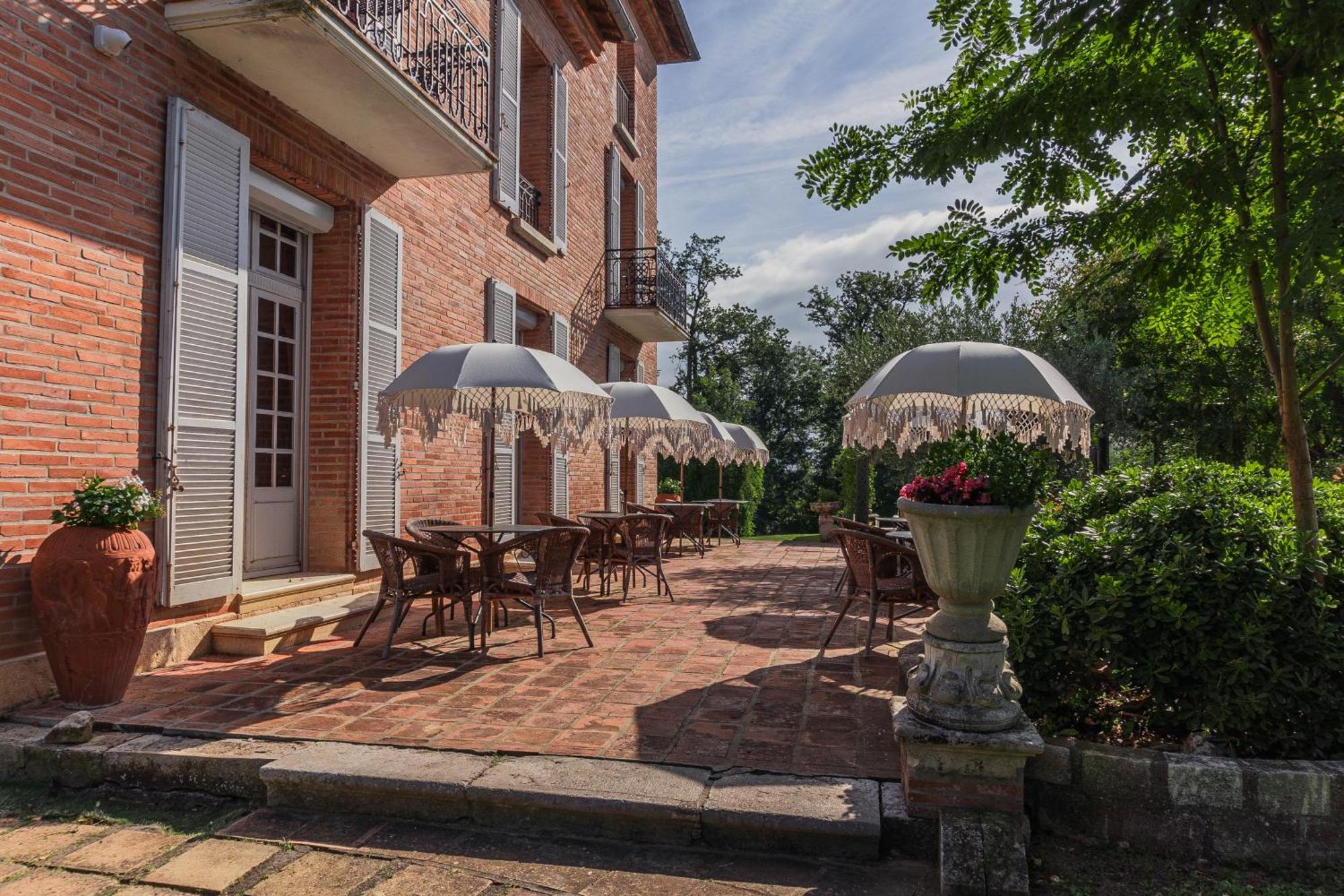 Castel Bois Marie, Maison D'Hotes Μοντωμπάν Εξωτερικό φωτογραφία The terrace of the restaurant