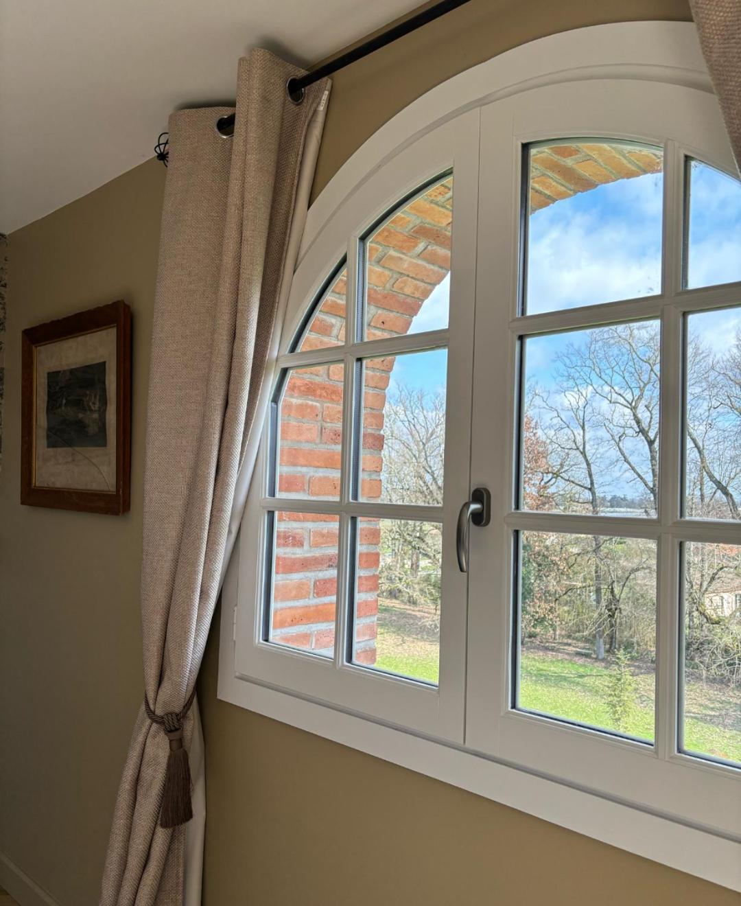 Castel Bois Marie, Maison D'Hotes Μοντωμπάν Εξωτερικό φωτογραφία A window with a curtain