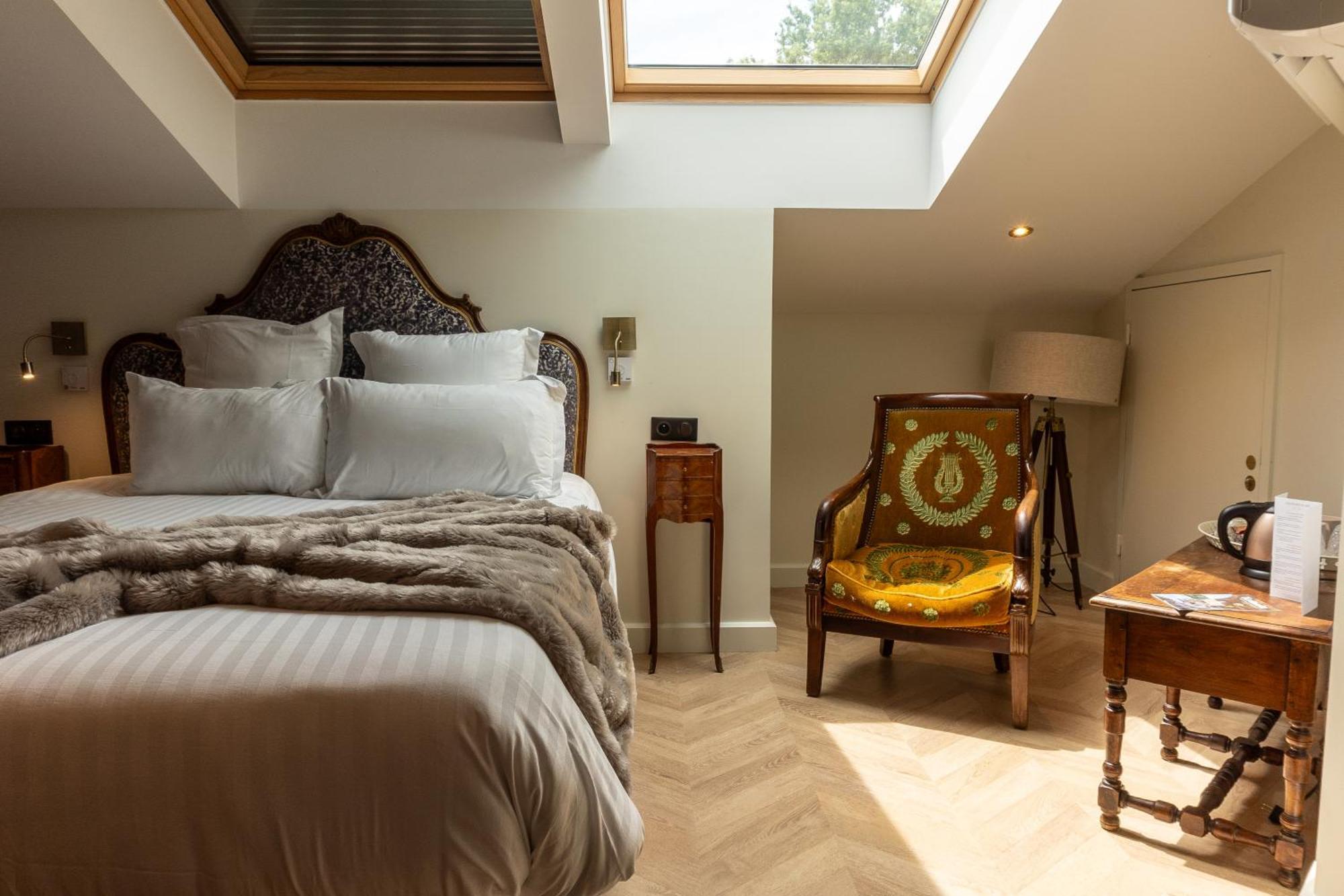 Castel Bois Marie, Maison D'Hotes Μοντωμπάν Εξωτερικό φωτογραφία A bedroom at The Old Bank Hotel