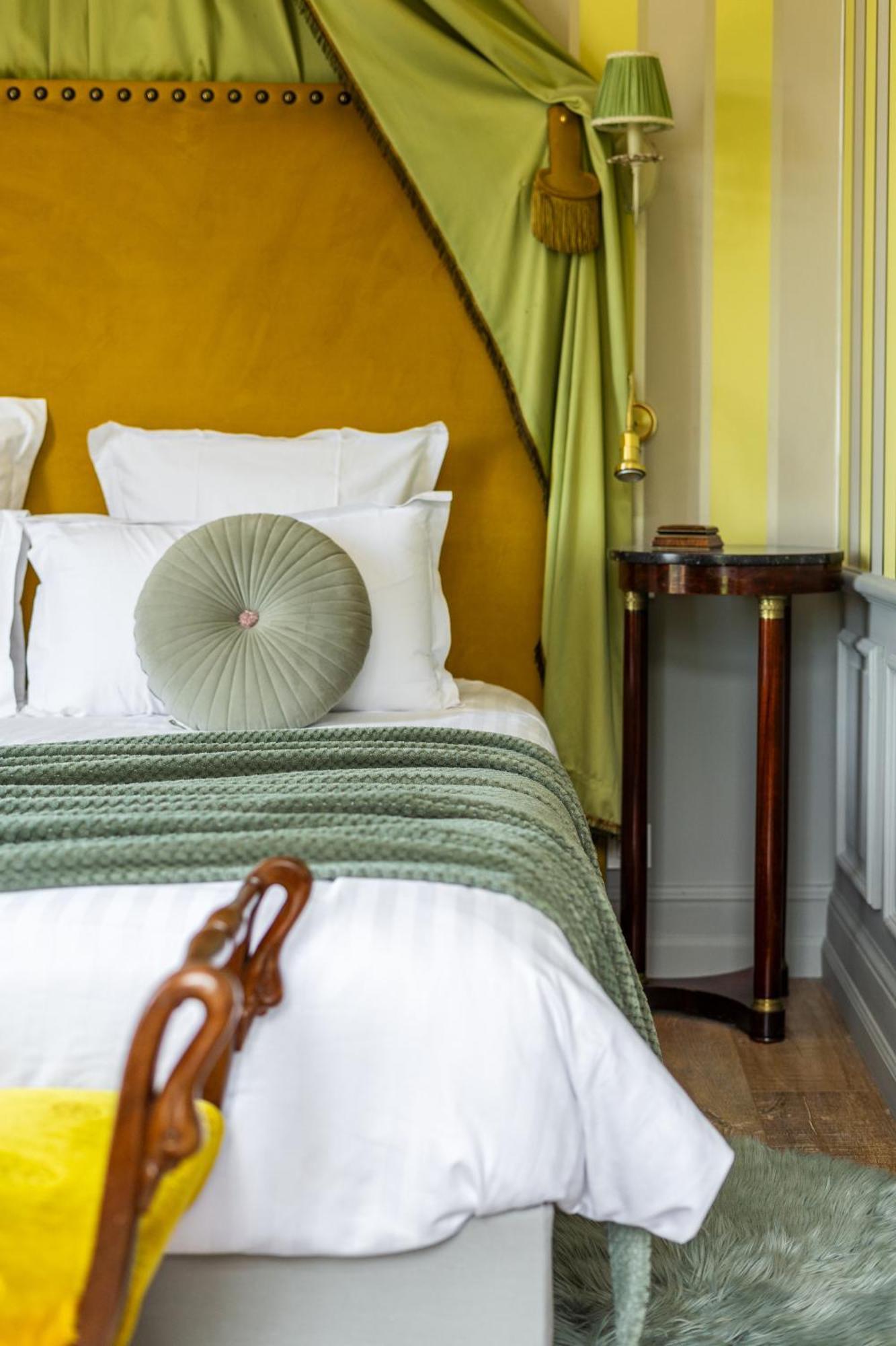 Castel Bois Marie, Maison D'Hotes Μοντωμπάν Εξωτερικό φωτογραφία A round cushion
